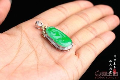 爱尚玉翠18K金伴钻镶嵌老坑冰种正阳绿翡翠如意吊坠 珠宝鉴赏与批发解析