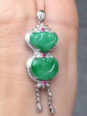 翡翠如意吊坠 珠宝玉器中的典雅传承